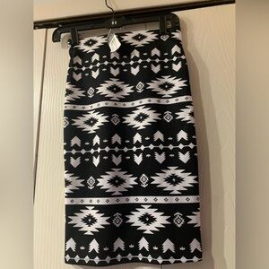 Rue21 Black and White Geometric Pencil Skirt